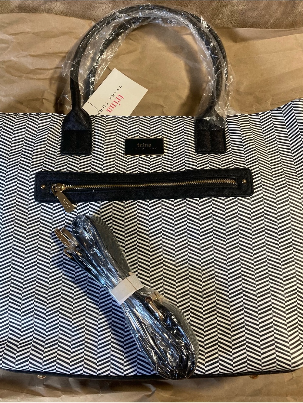 Trina Turk Large vegan Leather Tote W/Detachable Strap